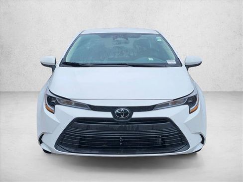 Used 2024 Toyota Corolla LE image 2