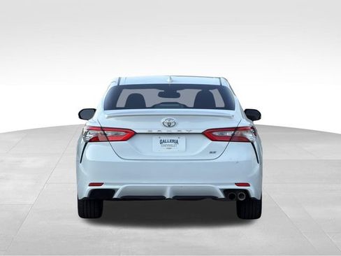 Used 2019 Toyota Camry SE w/ Convenience Package FWD image 6