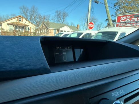 Used 2012 Toyota Sienna Limited image 29