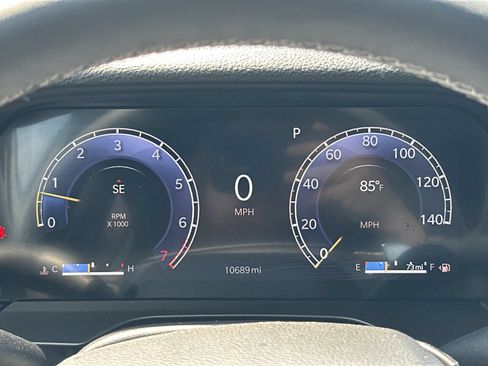 Used 2024 Jeep Grand Cherokee Laredo w/ Luxury Tech Group I AWD/4WD image 23