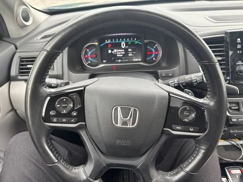 Used 2019 Honda Pilot Touring image 16