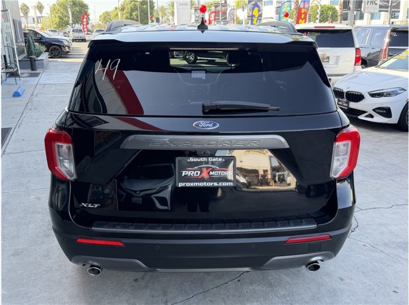 Used 2023 Ford Explorer XLT w/ Equipment Group 202A RWD image 14