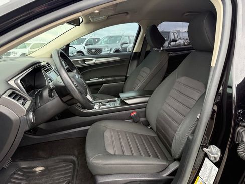 Used 2020 Ford Fusion SE image 5