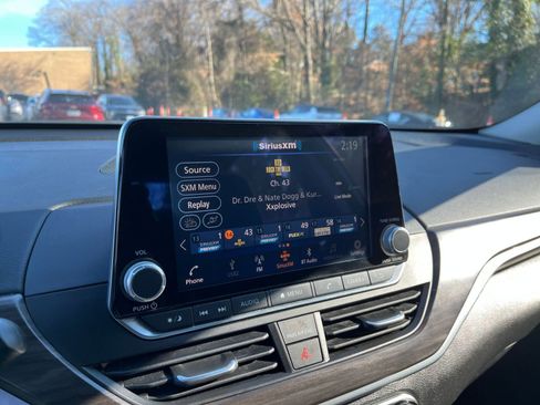 Used 2025 Nissan Altima 2.5 SV image 21