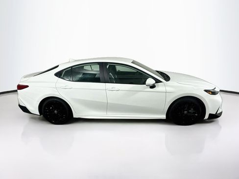 Used 2025 Toyota Camry SE FWD image 10