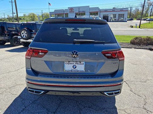Used 2022 Volkswagen Tiguan SEL R-Line AWD/4WD image 5