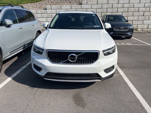 Used 2020 Volvo XC40 T5 Momentum w/ Protection Package Premier AWD/4WD image 1