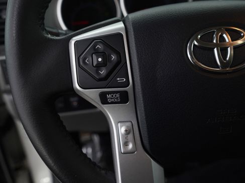 Used 2015 Toyota Sequoia Platinum image 34