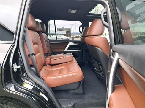 Used 2019 Toyota Land Cruiser w/ Carpet Mat Package image 15