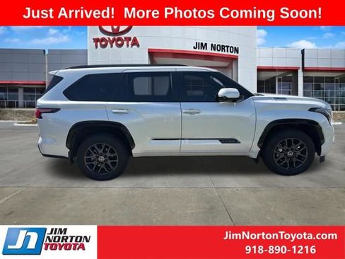 Used 2024 Toyota Sequoia Platinum AWD/4WD image 7