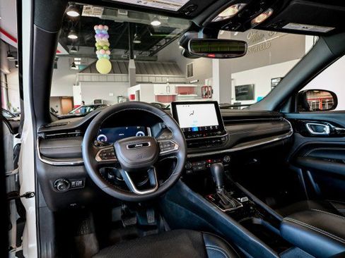 Used 2022 Jeep Compass High Altitude image 29