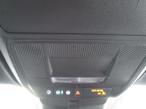 New 2025 GMC Acadia Elevation image 25