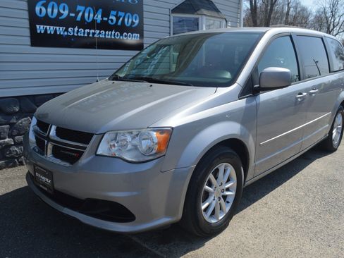 Used 2016 Dodge Grand Caravan SXT w/ Rear Park Assist Package image 1