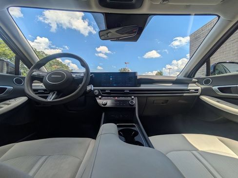 Used 2025 Hyundai Sonata SEL FWD image 25