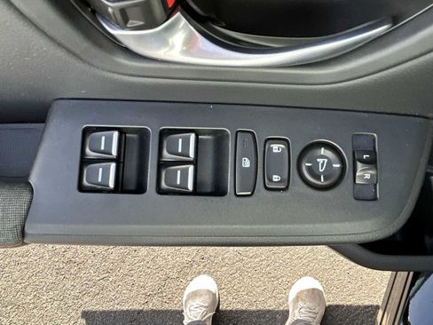 Used 2025 Honda Pilot Sport image 15