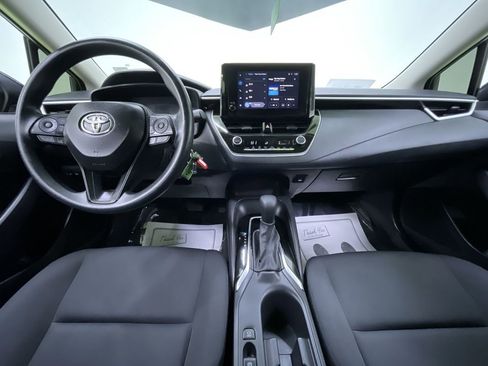 Used 2025 Toyota Corolla LE image 18
