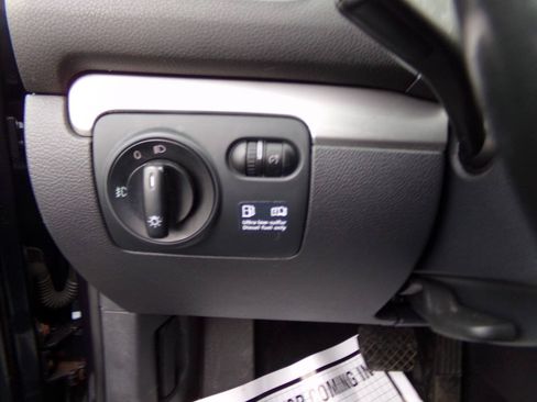 Used 2013 Volkswagen Golf TDI FWD image 35