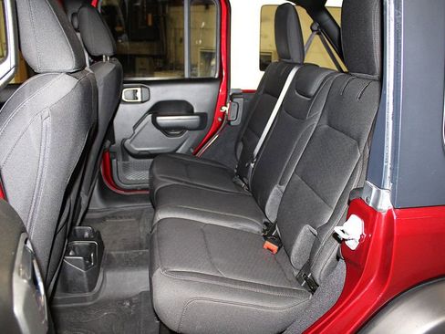 Used 2022 Jeep Wrangler Unlimited Sport image 27