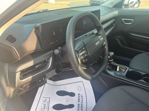 Used 2025 Kia K4 FWD image 14