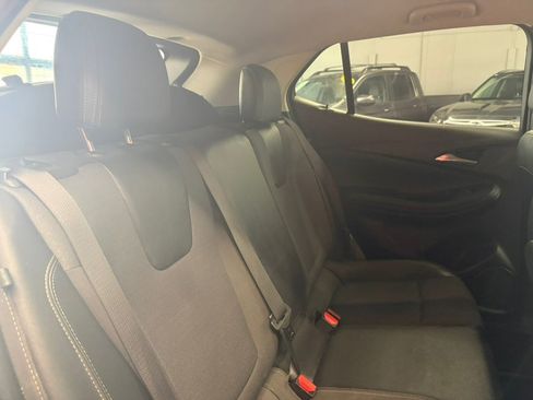 Used 2021 Buick Encore GX Preferred w/ Cold Weather Comfort Package image 17