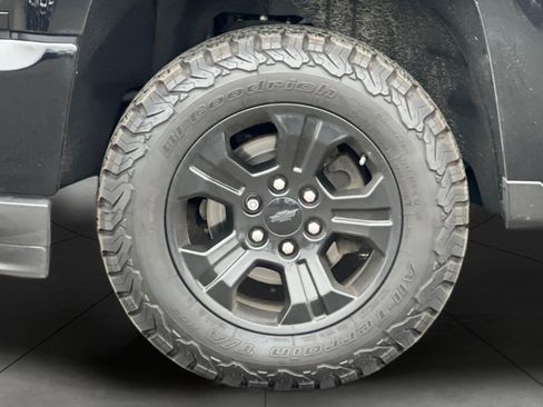 Used 2017 Chevrolet Silverado 1500 LTZ Z71 w/ LTZ Plus Package image 31