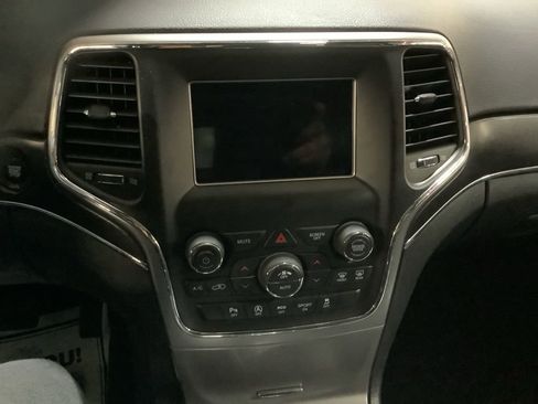 Certified 2018 Jeep Grand Cherokee Limited image 28