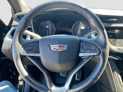 Used 2024 Cadillac XT6 Sport w/ Technology Package AWD/4WD image 11