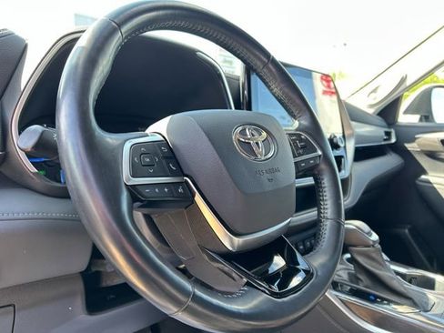 Used 2021 Toyota Highlander Platinum AWD/4WD image 37