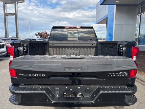Used 2022 Chevrolet Silverado 3500 High Country image 13