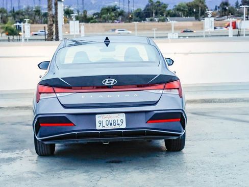 Used 2024 Hyundai Elantra SEL image 8
