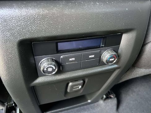 Certified 2023 Chevrolet Traverse LT FWD image 14