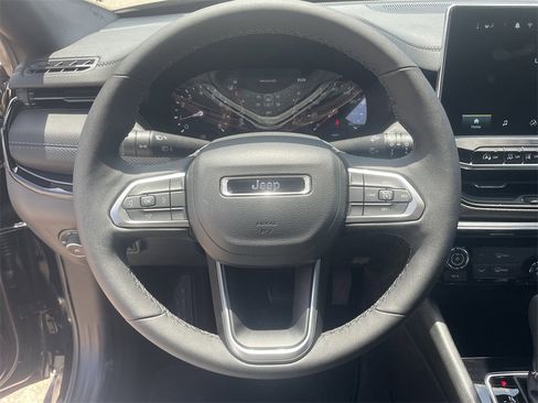 New 2025 Jeep Compass Latitude w/ Altitude Special Edition image 15