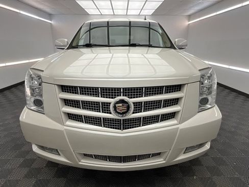 Used 2014 Cadillac Escalade ESV Premium image 2