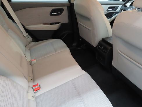 Used 2021 Nissan Rogue SV image 25