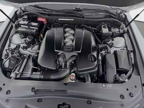 Used 2024 Lexus IS 500 w/ Accessory Package image 31