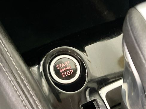 Used 2020 Nissan Kicks SV image 24