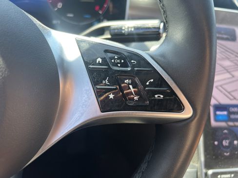 Used 2024 Mercedes-Benz C 300 4MATIC Sedan w/ Exclusive Trim Package image 19