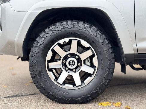 Used 2019 Toyota 4Runner TRD Off-Road Premium image 11