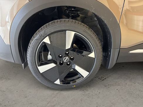 New 2026 Nissan Kicks SR w/ SR Premium Package FWD image 15