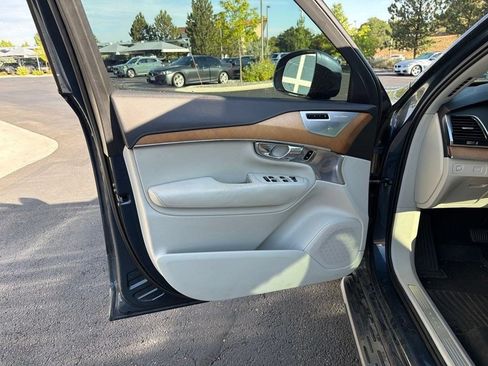 Used 2018 Volvo XC90 T6 Inscription w/ Convenience Package AWD/4WD image 9