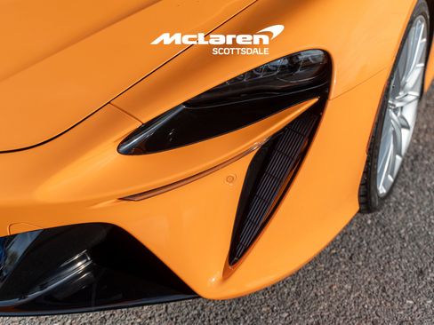 New 2026 McLaren Artura image 13