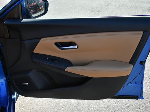 Used 2025 Nissan Sentra SV w/ SV Premium Package FWD image 44
