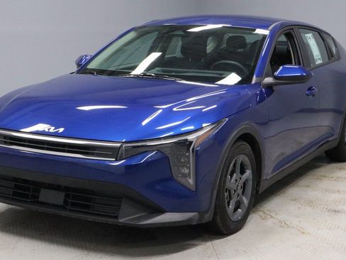 Used 2025 Kia K4 LXS image 5