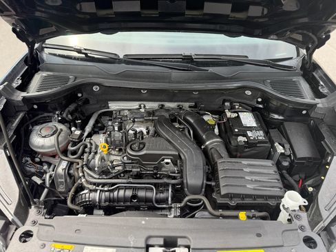 Used 2022 Volkswagen Taos SE FWD image 12