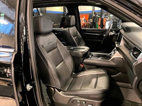 Used 2024 GMC Yukon XL Denali w/ Advanced Technology Package AWD/4WD image 11
