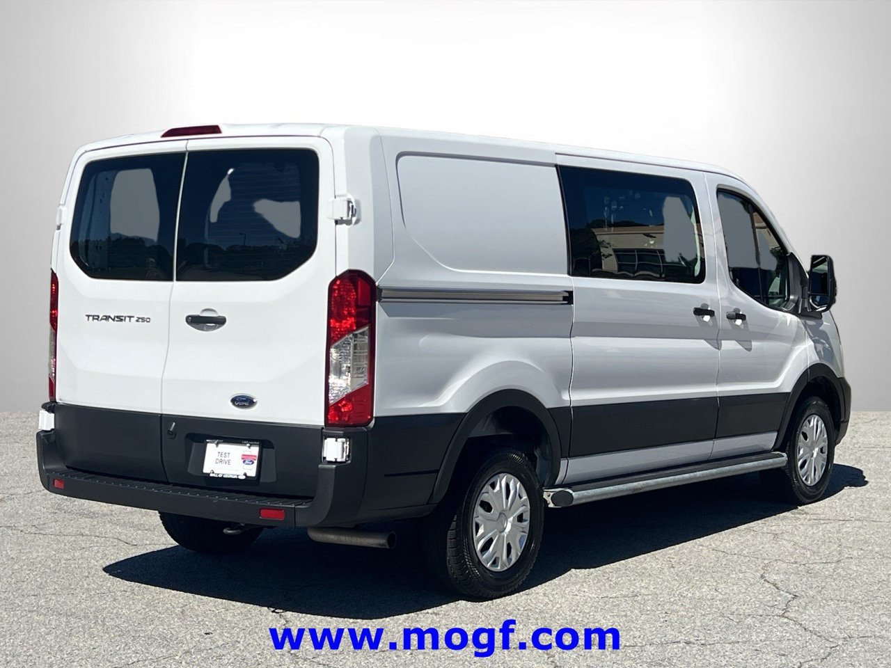 Used 2025 Ford Transit 250 Low Roof w/ Exterior Upgrade Package RWD image 3
