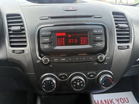 Used 2017 Kia Forte LX image 28