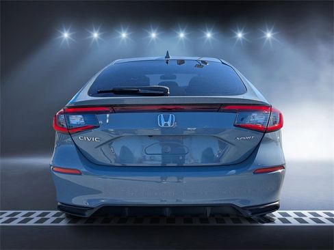Used 2022 Honda Civic Sport image 4