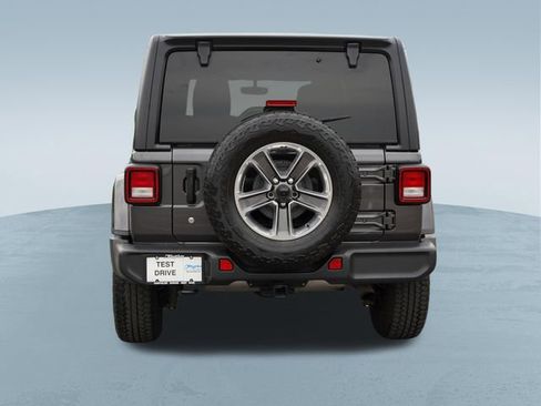 Used 2020 Jeep Wrangler Unlimited Sahara AWD/4WD image 8