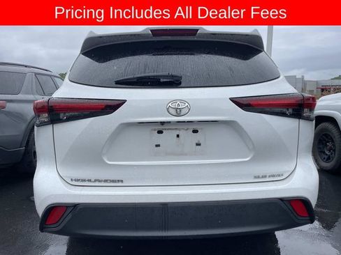 Used 2024 Toyota Highlander XLE AWD/4WD image 6